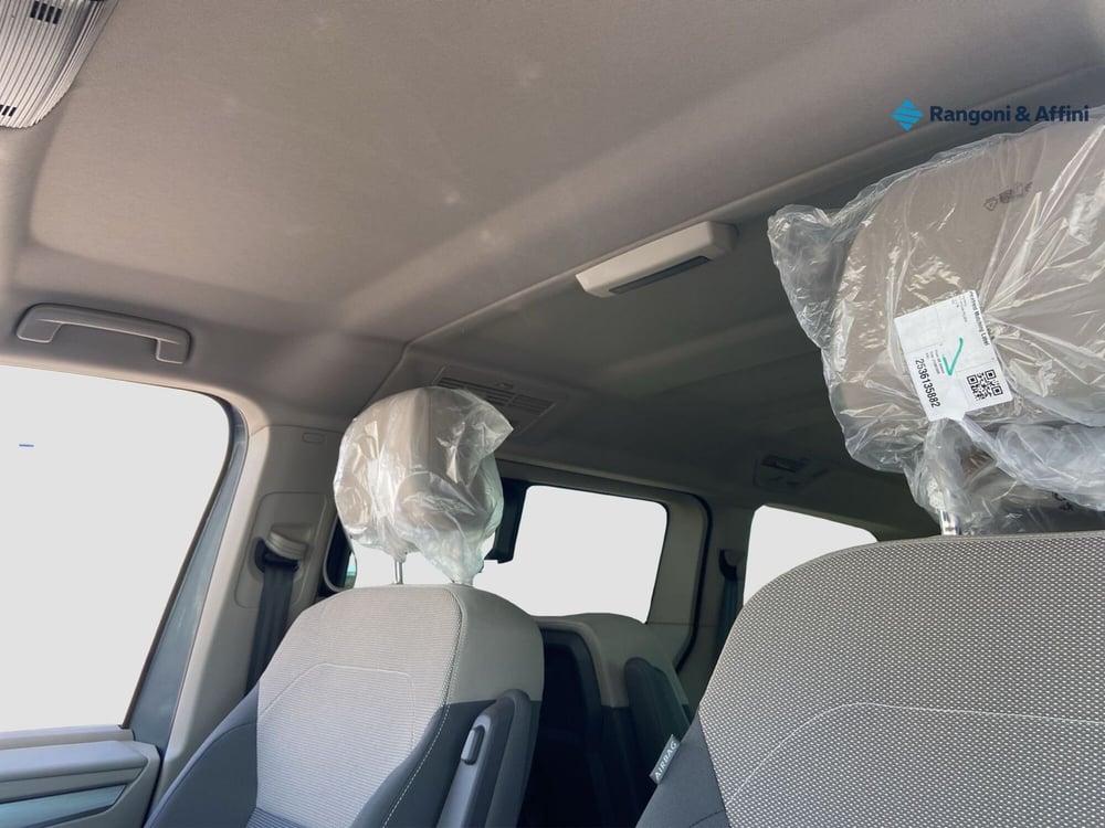 Volkswagen Multivan nuova a Mantova (19)