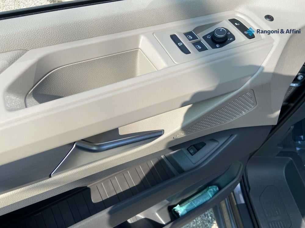 Volkswagen Multivan nuova a Mantova (20)