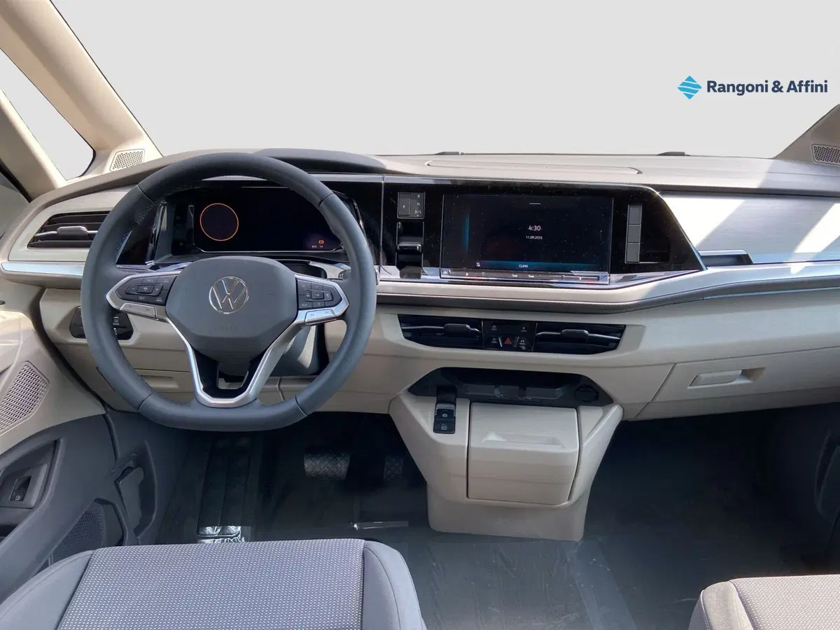 Volkswagen Multivan nuova a Mantova (15)
