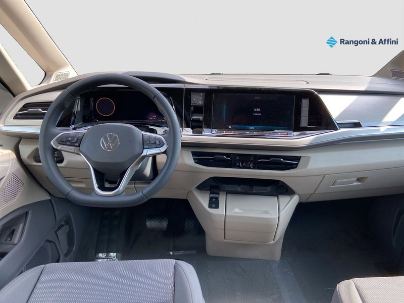 Volkswagen Multivan nuova a Mantova (15)