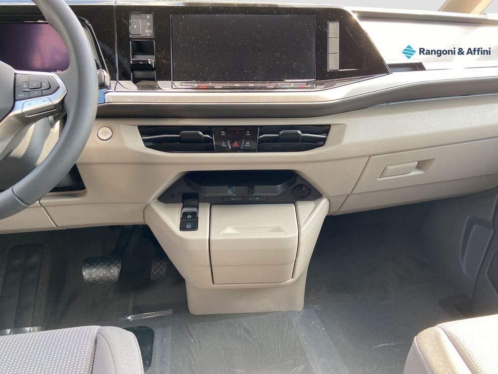 Volkswagen Multivan nuova a Mantova (16)