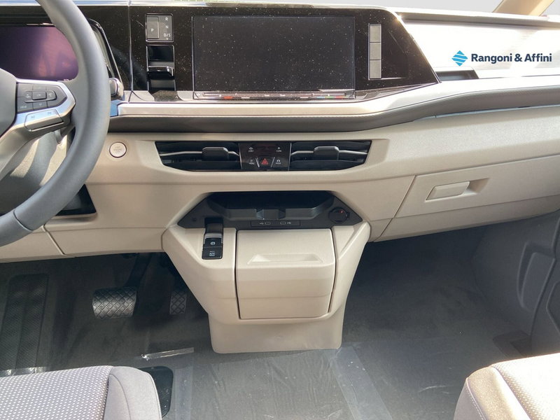 Volkswagen Multivan nuova a Mantova (16)