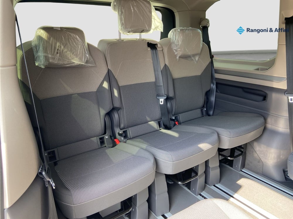 Volkswagen Multivan nuova a Mantova (18)