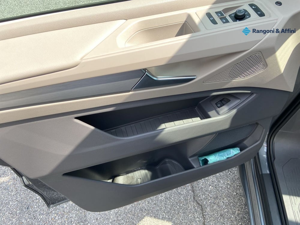 Volkswagen Multivan nuova a Mantova (20)