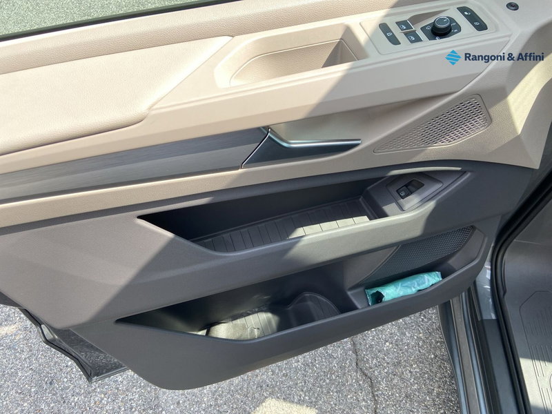 Volkswagen Multivan nuova a Mantova (20)
