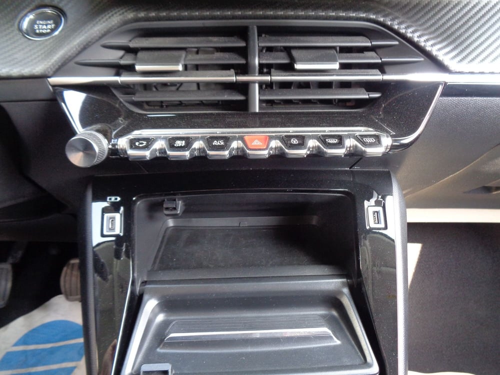Peugeot 208 usata a Treviso (14)