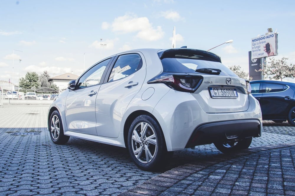 Mazda Mazda2 Hybrid nuova a Vercelli (4)