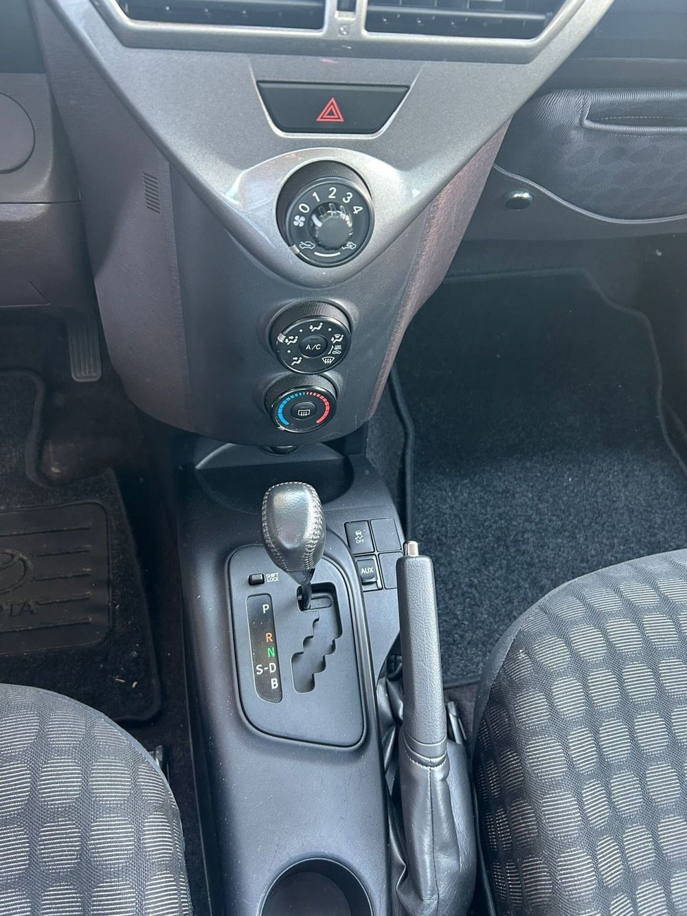 Toyota iQ usata a Bergamo (13)