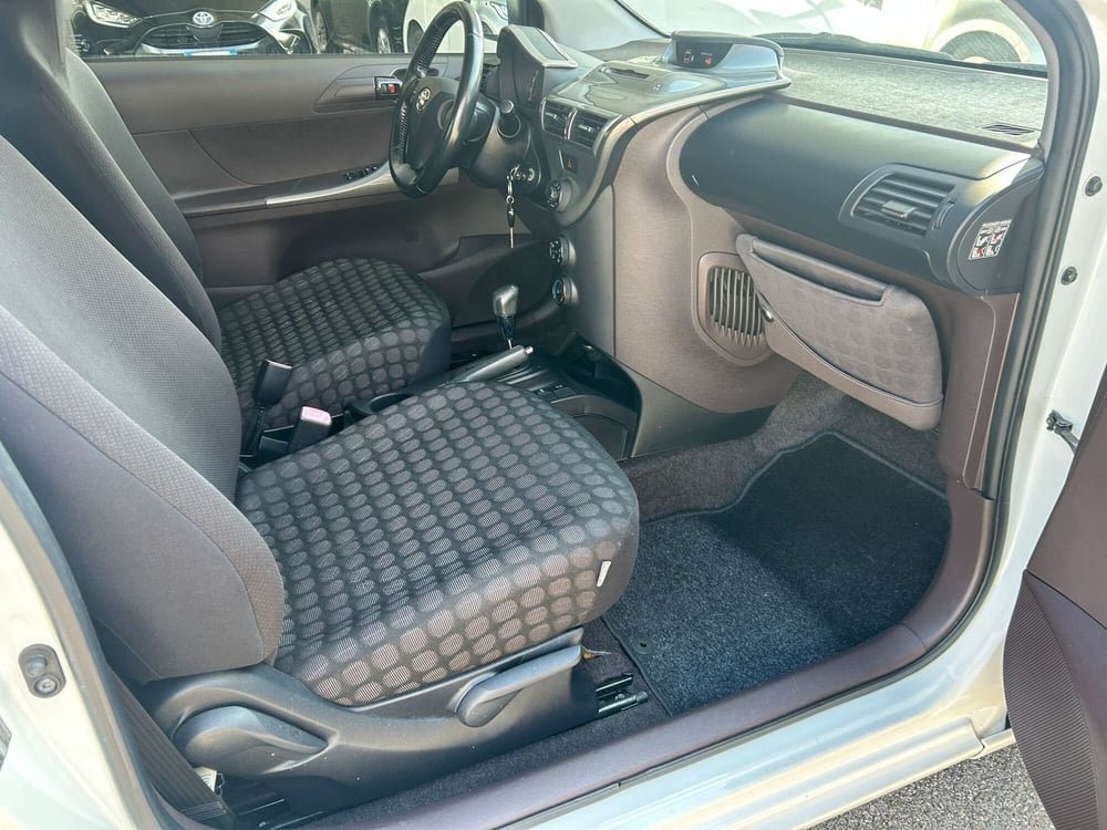 Toyota iQ usata a Bergamo (6)