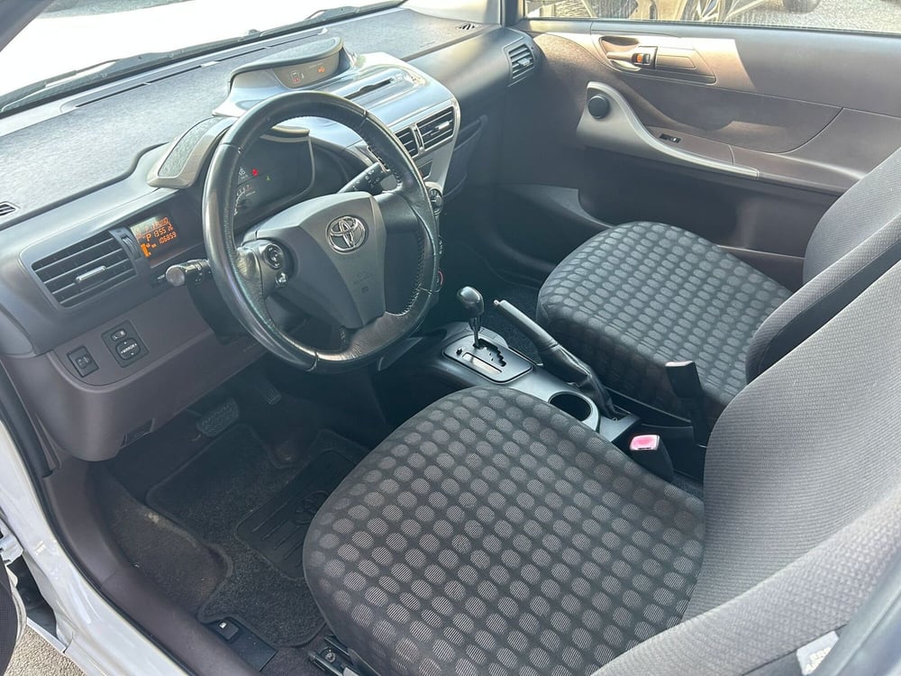 Toyota iQ usata a Bergamo (9)