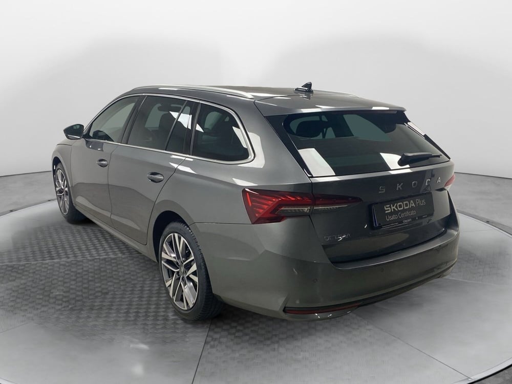 Skoda Octavia Station Wagon nuova a Varese (4)