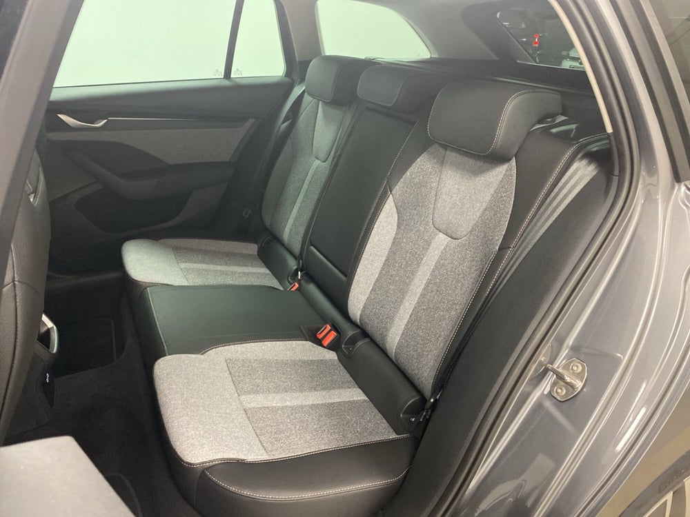 Skoda Octavia Station Wagon nuova a Varese (9)