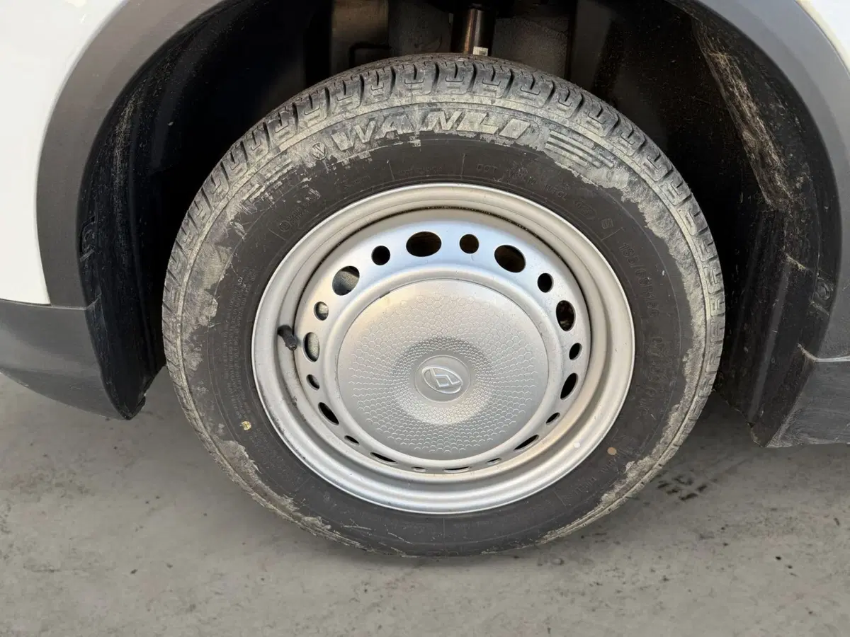 Maxus eDeliver3 nuova a Monza e Brianza (11)