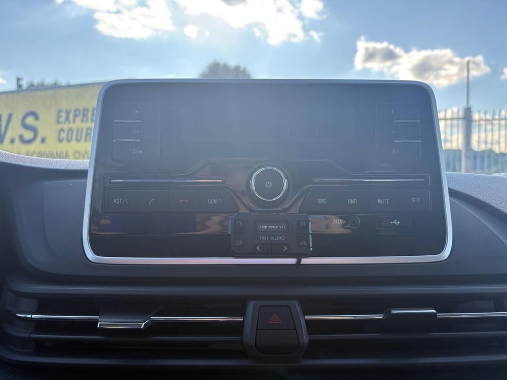 Maxus Deliver9 Furgone nuova a Monza e Brianza (16)