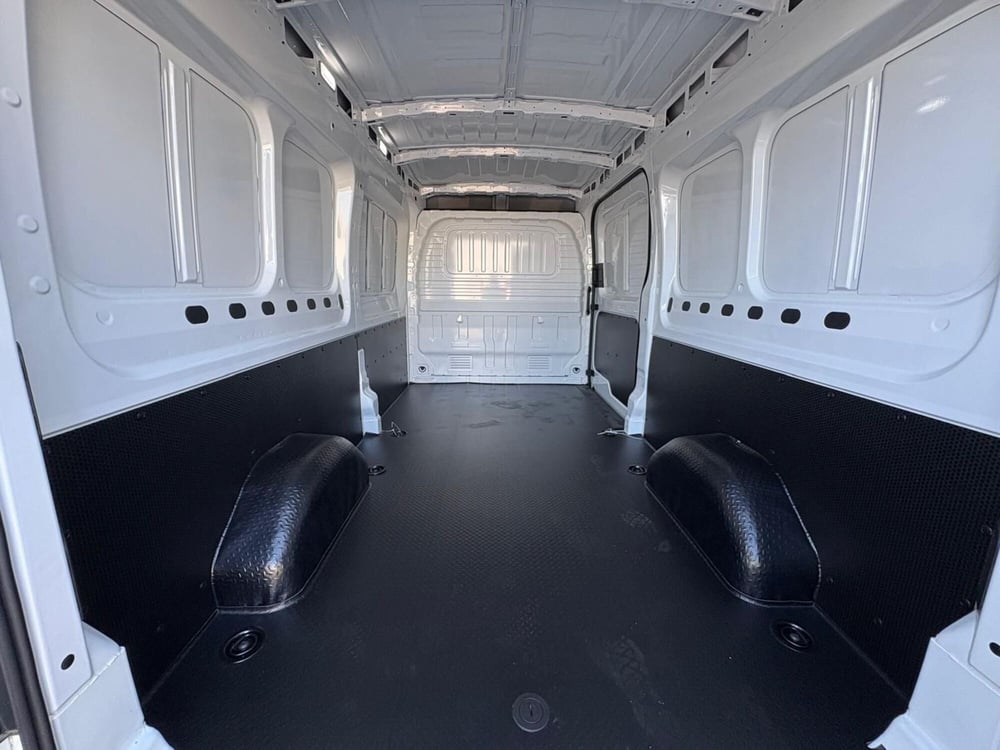 Maxus Deliver9 Furgone nuova a Monza e Brianza (18)