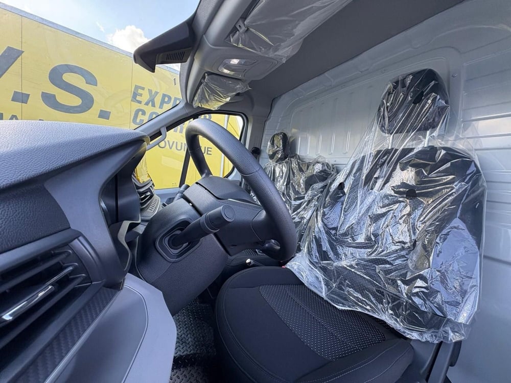 Maxus Deliver9 Furgone nuova a Monza e Brianza (11)