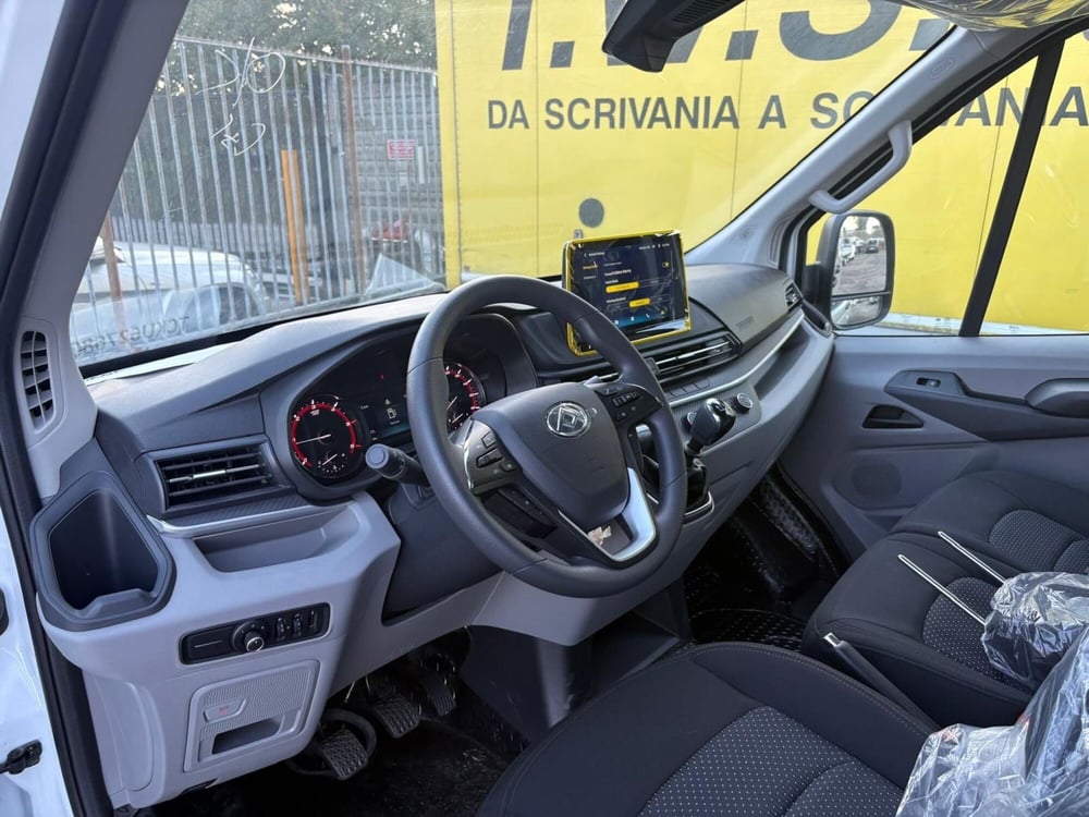 Maxus Deliver9 Furgone nuova a Monza e Brianza (12)