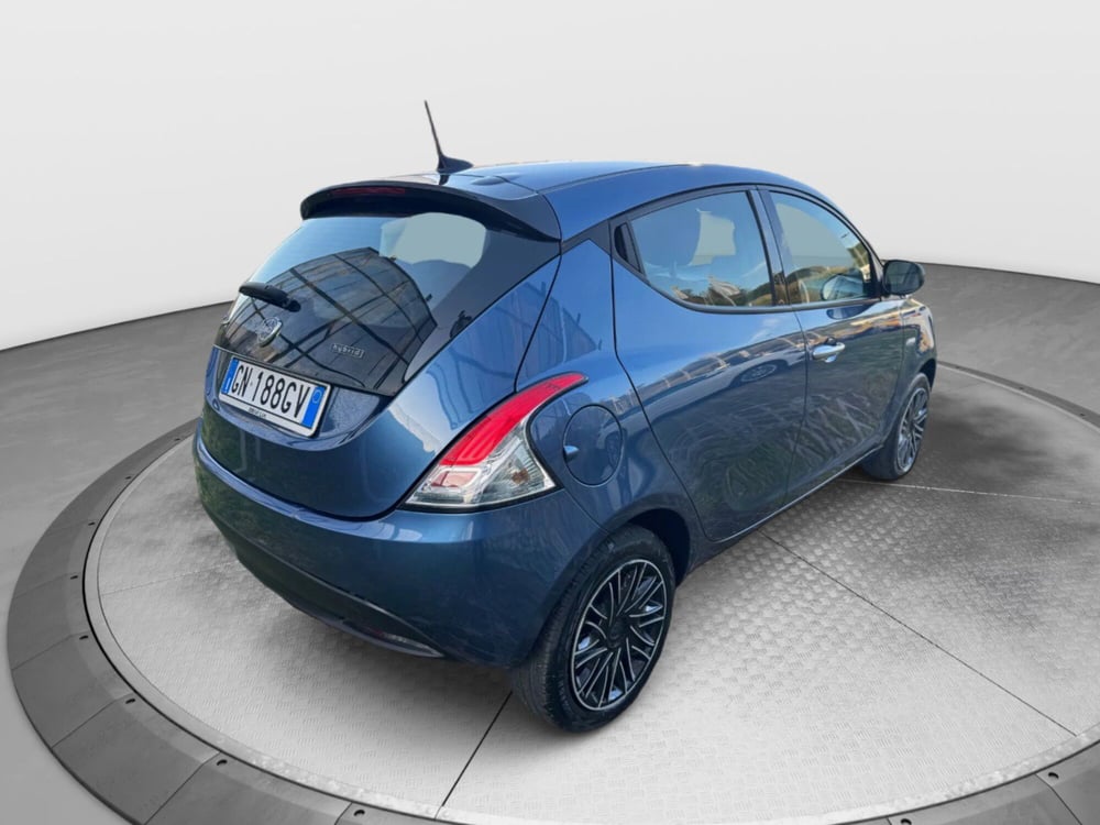 Lancia Ypsilon usata a Salerno (3)