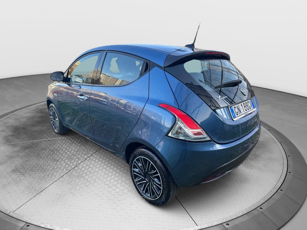 Lancia Ypsilon usata a Salerno (4)
