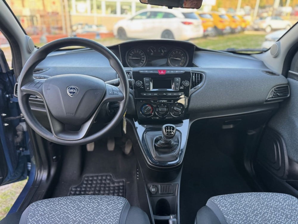 Lancia Ypsilon usata a Salerno (5)