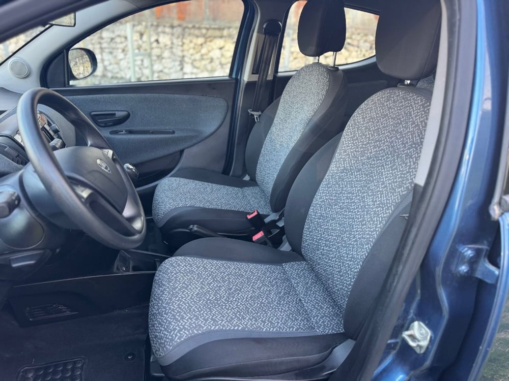 Lancia Ypsilon usata a Salerno (6)
