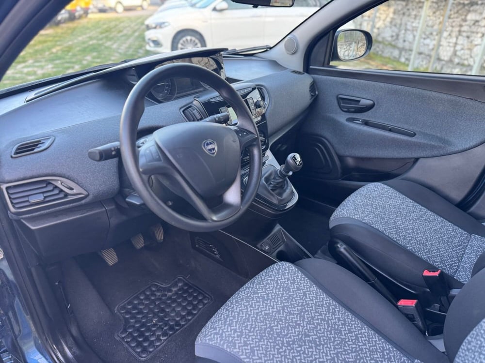 Lancia Ypsilon usata a Salerno (8)