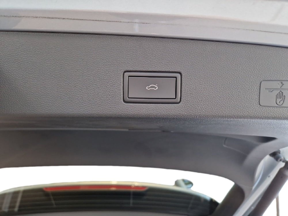 Volkswagen Golf Variant nuova a Frosinone (7)