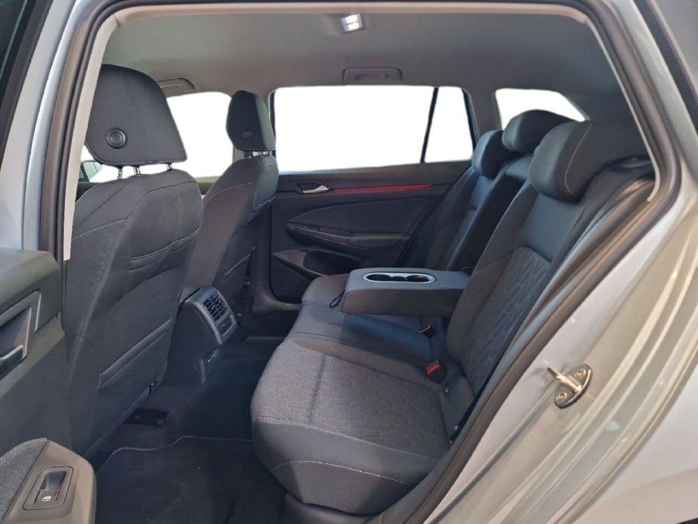 Volkswagen Golf Variant nuova a Frosinone (8)