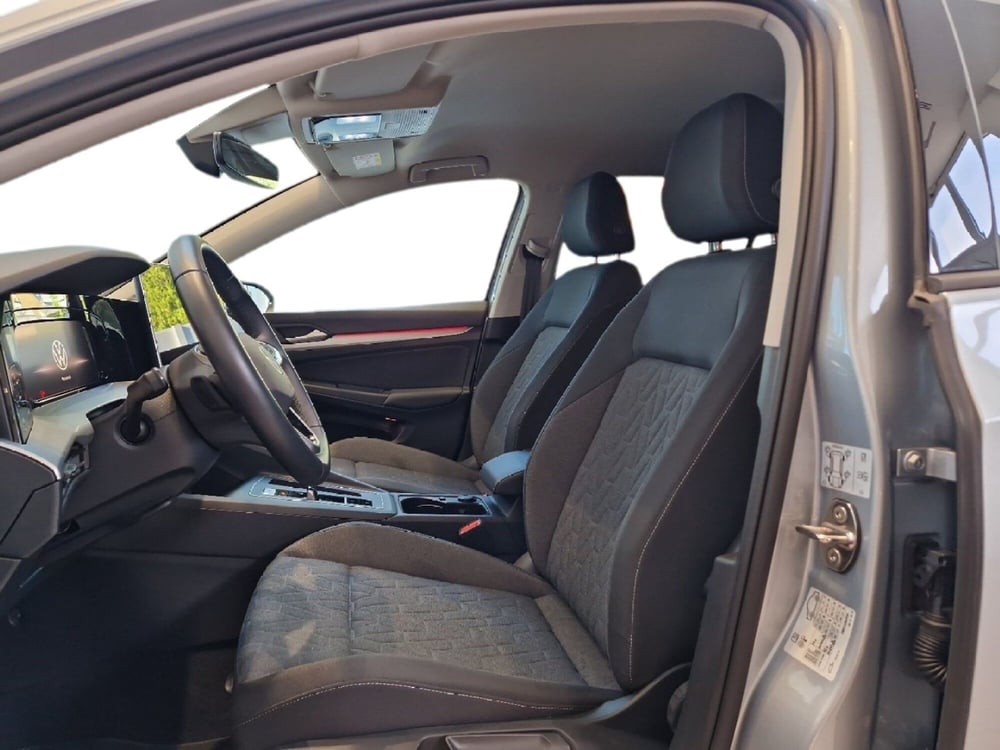 Volkswagen Golf Variant nuova a Frosinone (9)