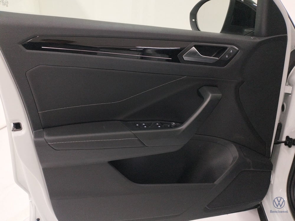 Volkswagen T-Roc nuova a Catanzaro (14)