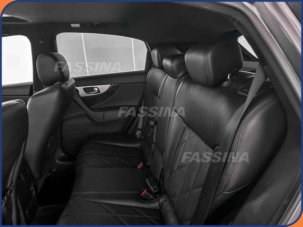 Infiniti QX70 usata a Milano (11)