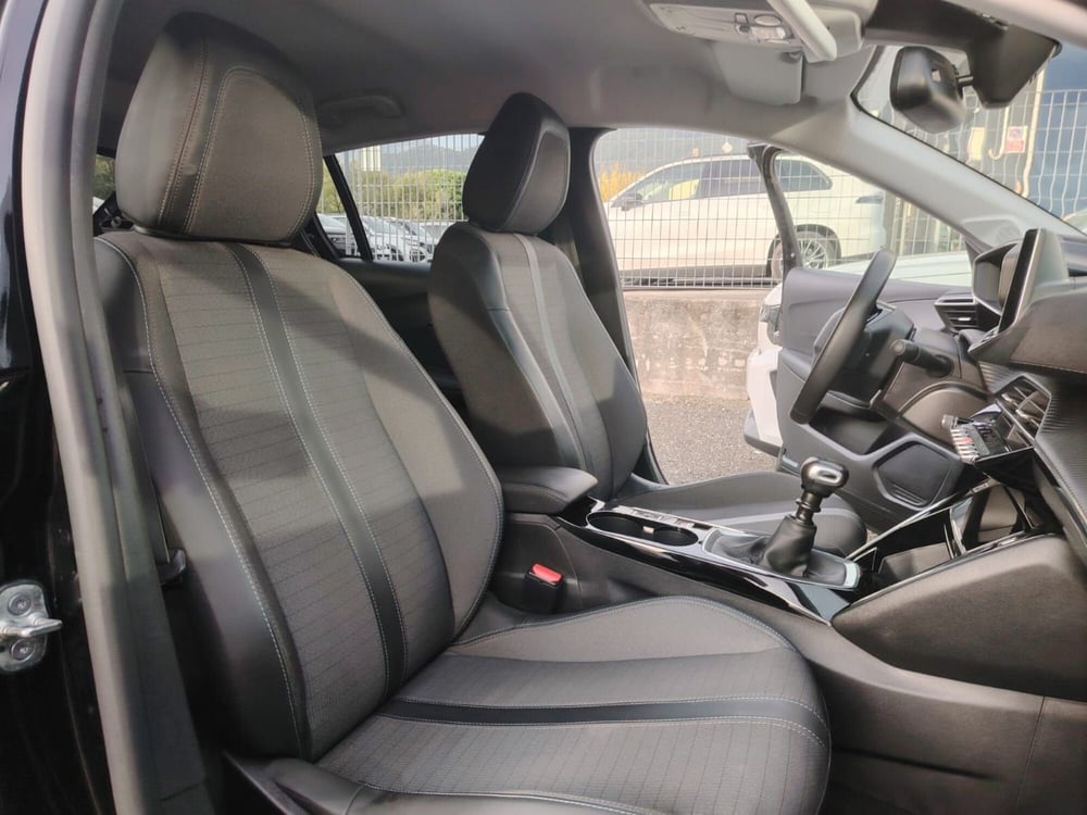 Peugeot 208 usata a Massa-Carrara (5)