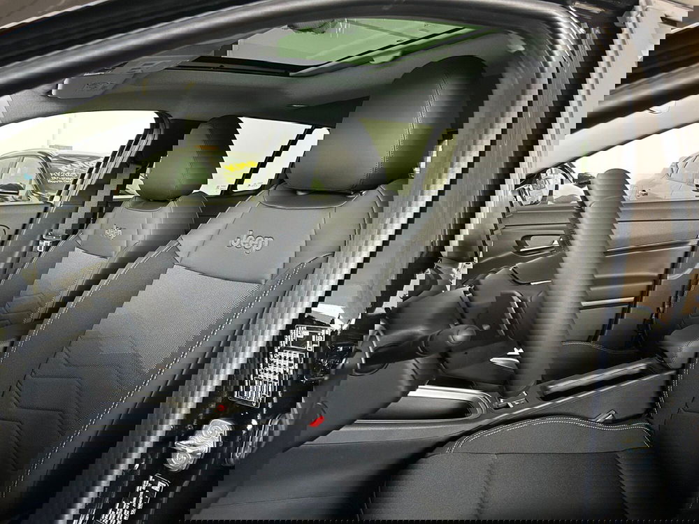 Jeep Avenger nuova a Torino (10)