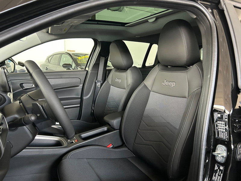 Jeep Avenger nuova a Torino (10)