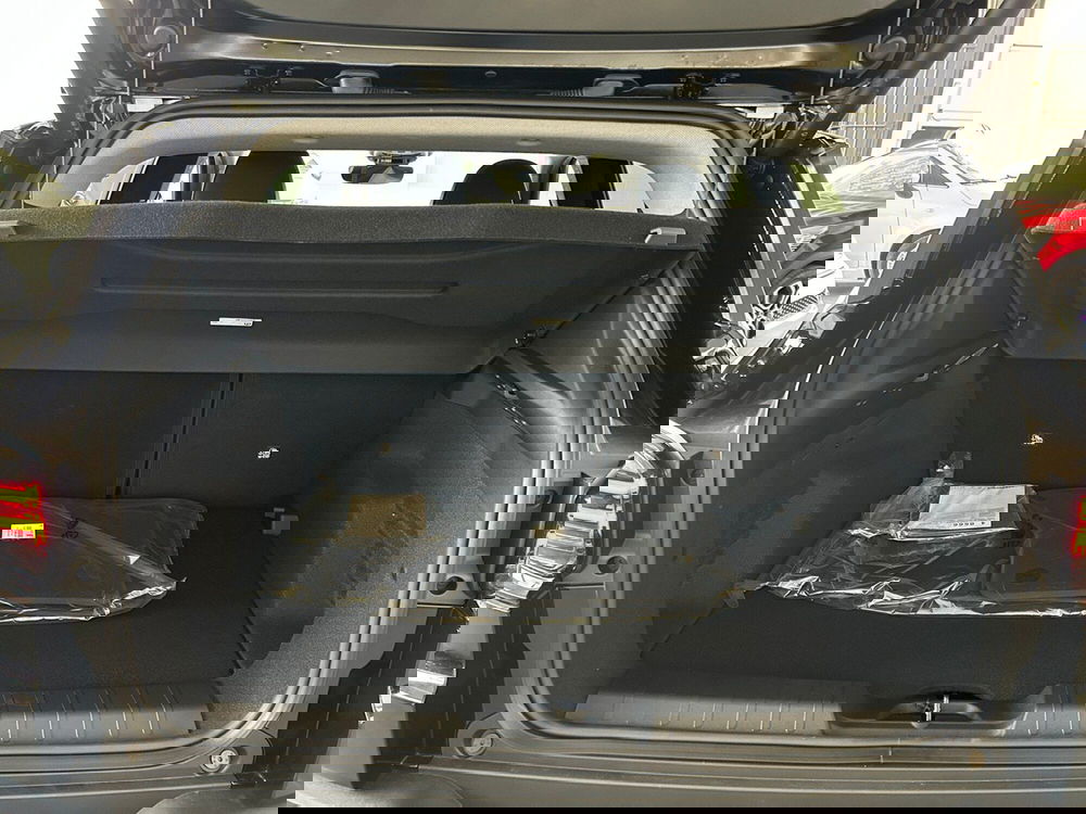 Jeep Avenger nuova a Torino (14)