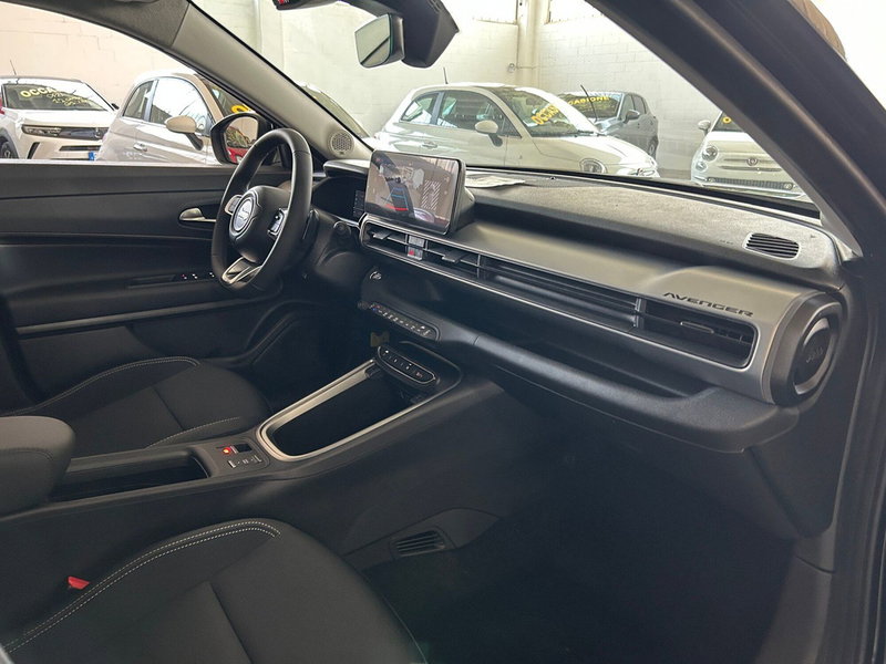 Jeep Avenger nuova a Torino (17)