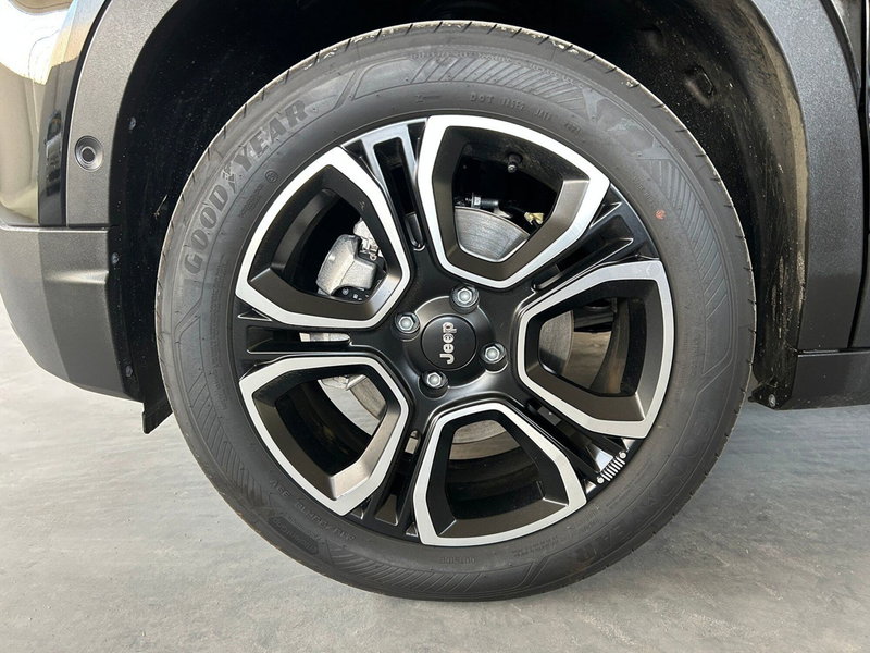 Jeep Avenger nuova a Torino (7)