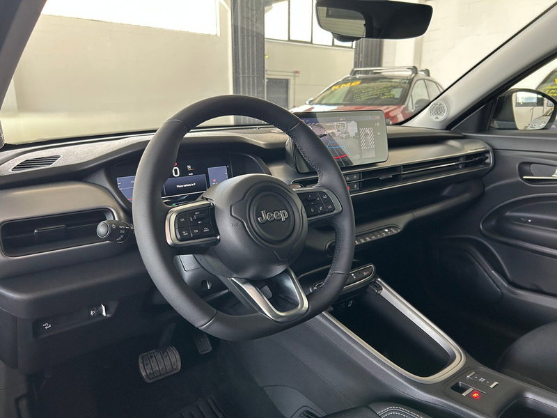 Jeep Avenger nuova a Torino (9)