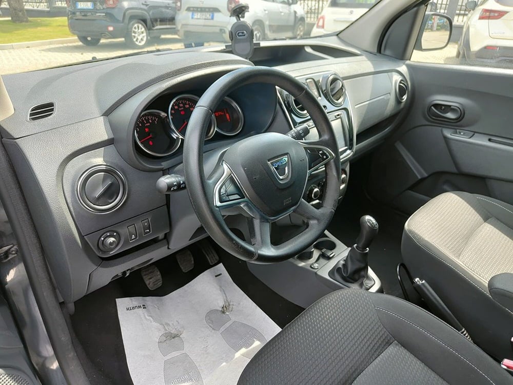 Dacia Lodgy usata a Torino (13)