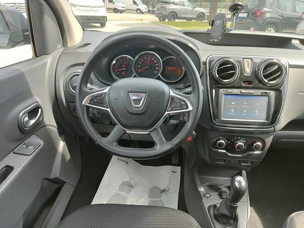 Dacia Lodgy usata a Torino (14)