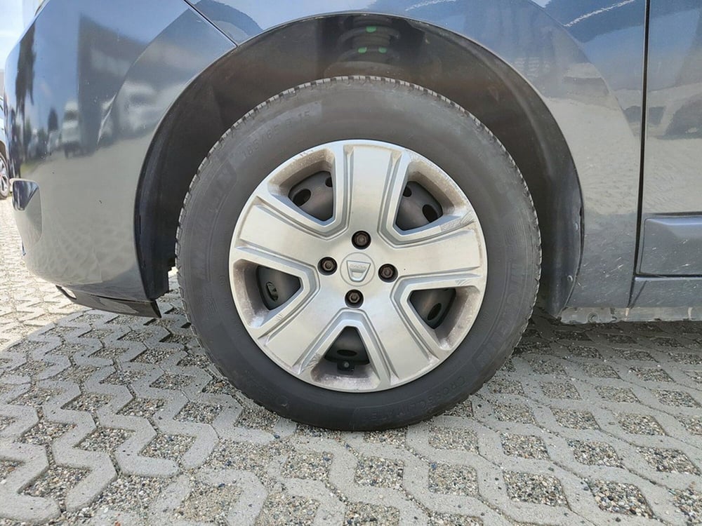 Dacia Lodgy usata a Torino (9)