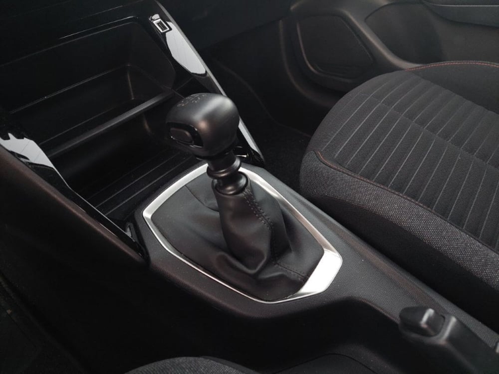 Peugeot 208 usata a Bari (10)