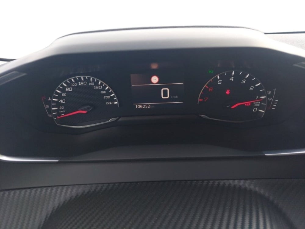 Peugeot 208 usata a Bari (16)
