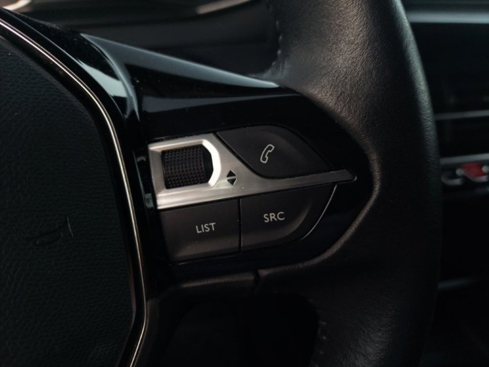 Peugeot 208 usata a Bari (6)