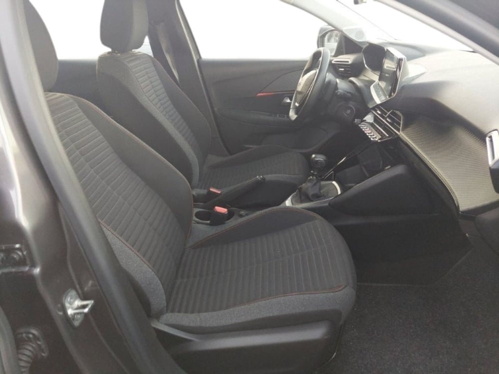 Peugeot 208 usata a Bari (7)