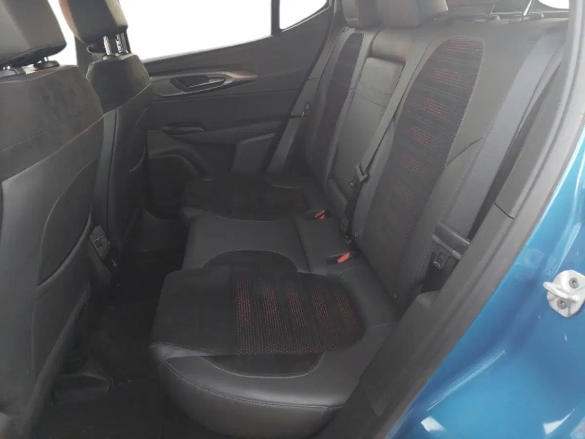Alfa Romeo Tonale usata a Bari (12)