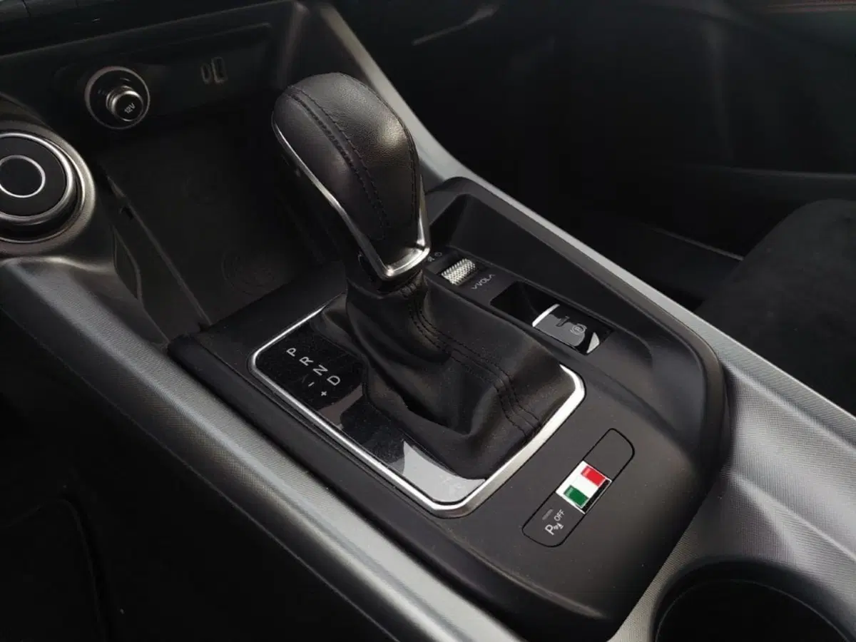 Alfa Romeo Tonale usata a Bari (9)