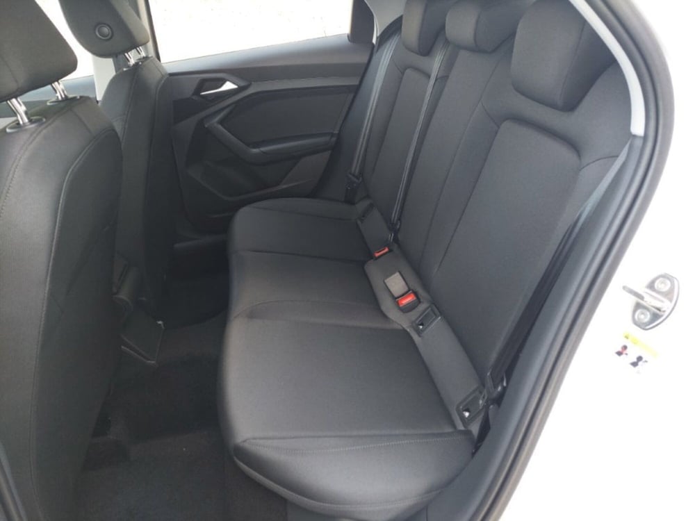 Audi A1 allstreet nuova a Bari (15)