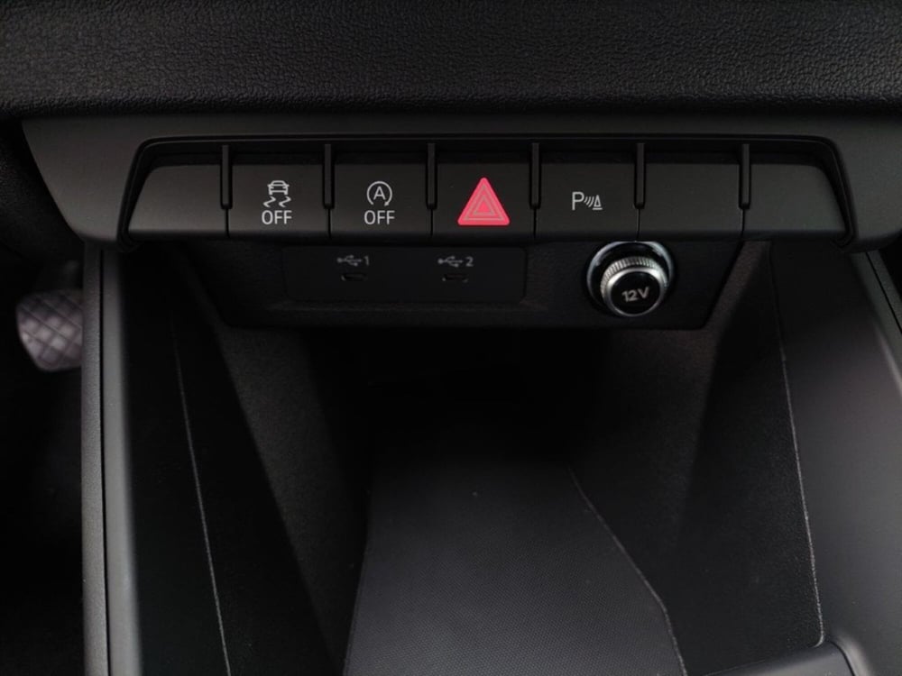 Audi A1 allstreet nuova a Bari (19)