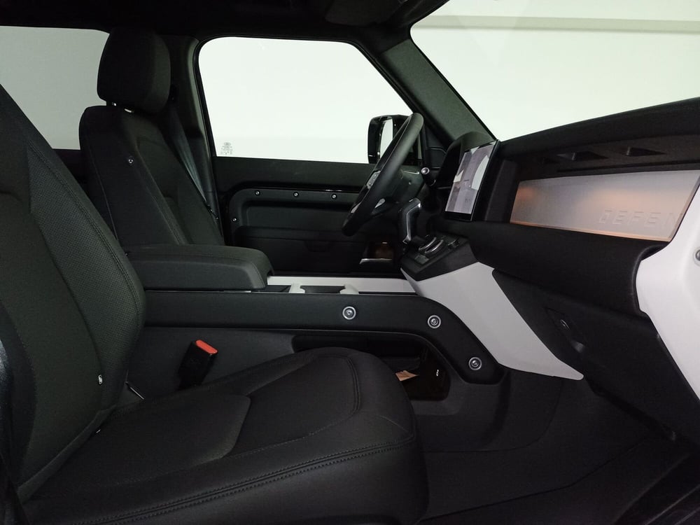 Land Rover Defender usata a Catanzaro (3)